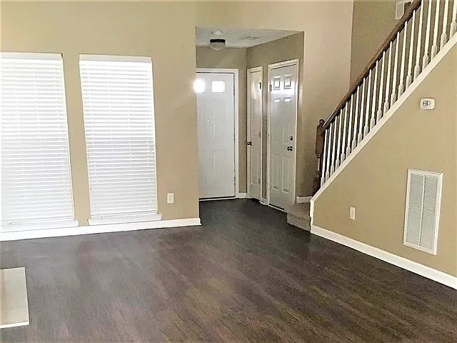 2010 McCrory Pl — Photo 2