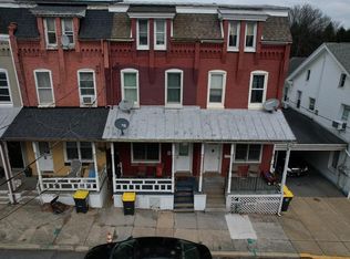 21 E High St, Womelsdorf, PA 19567