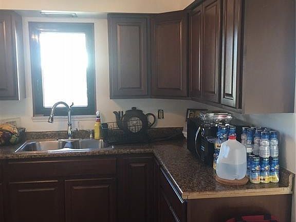 3rd image of 3118 Parklane Dr