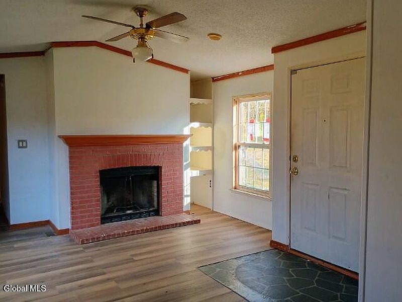4th image of 52 Howards Way