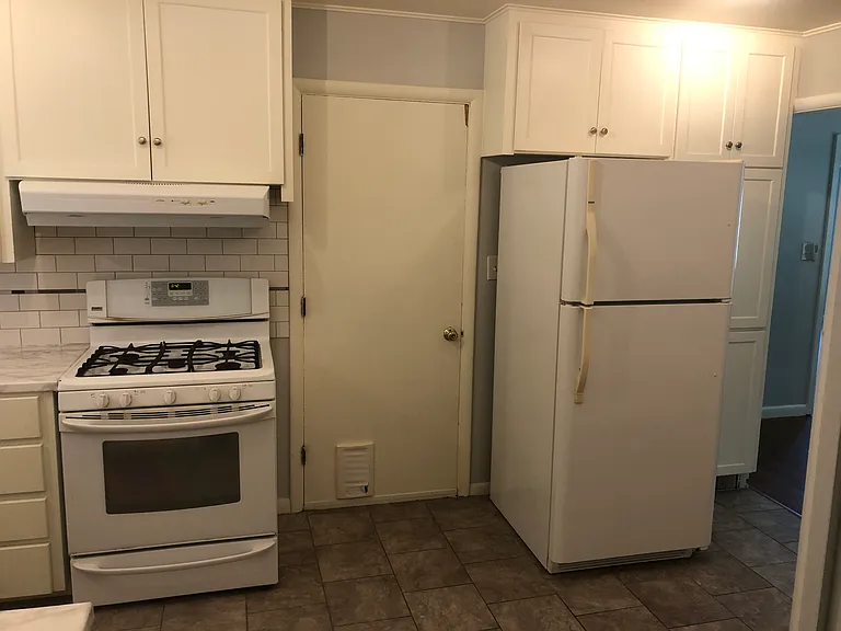 4521 E 33rd St — Photo 5