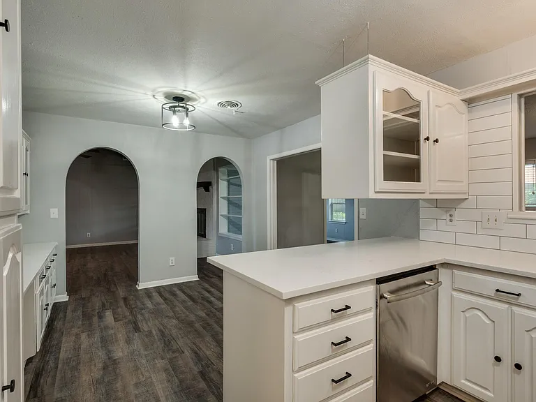 3510 Kent Ln — Photo 8