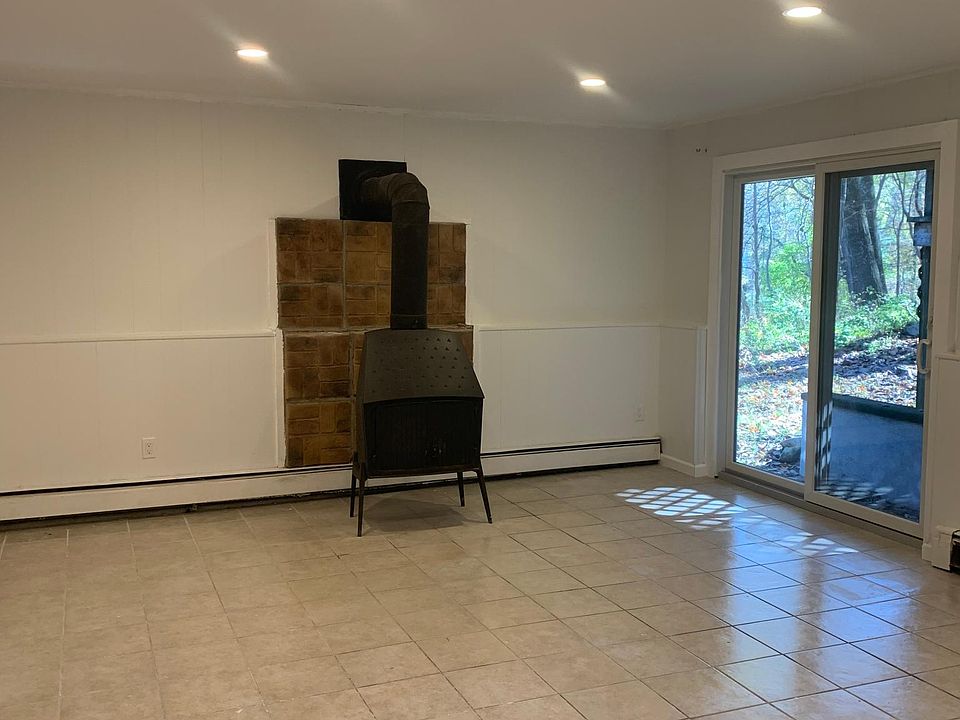 2nd image of 2379 Hunterbrook Rd #2
