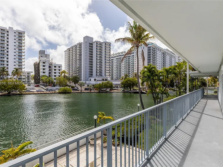 2445 Lake Pancoast Dr #J — Photo 13