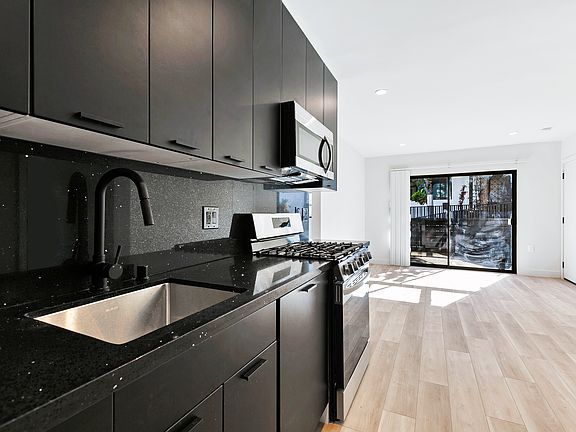 4th image of 231 Lucas Ave APT 1