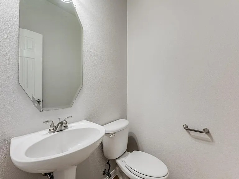 2728 Tangerine Ln — Photo 13