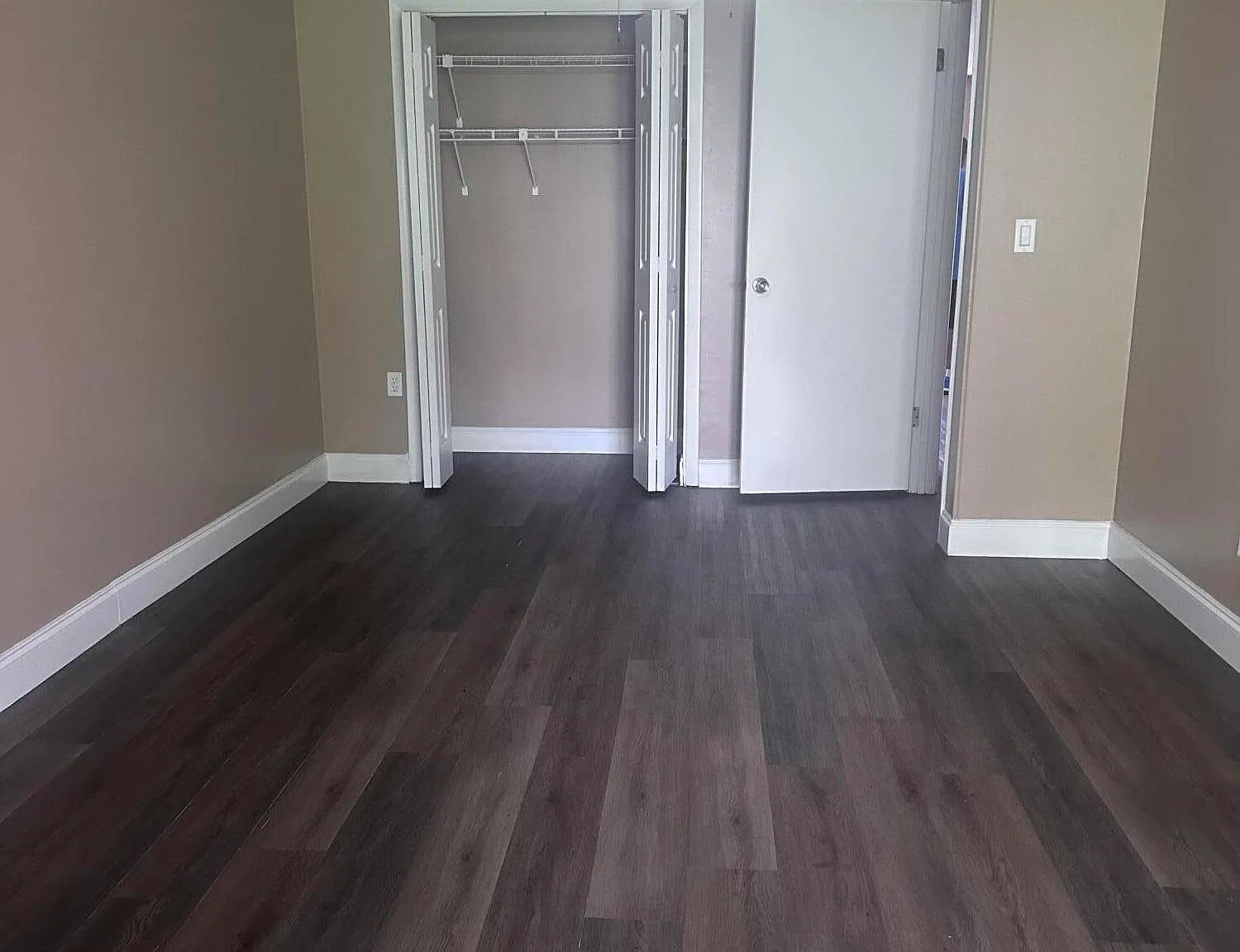 2 bed, 1.0 bath, 860 sqft, $1,400 — Photo 3