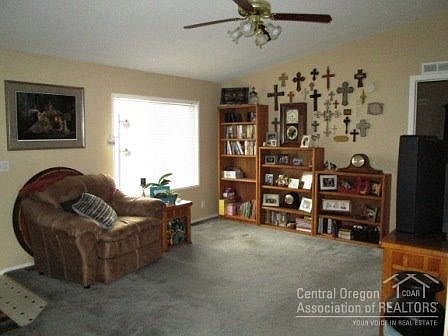 2nd image of 661 NE Shoshone Dr