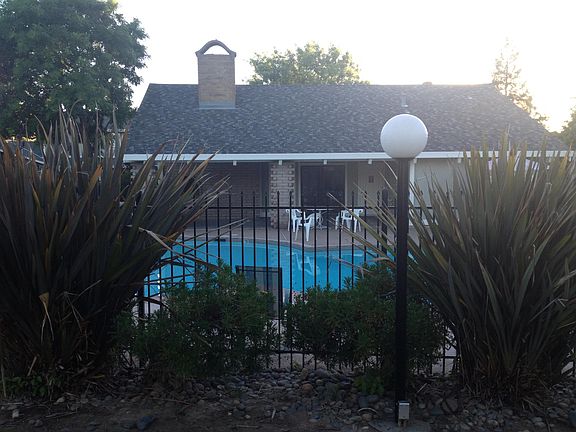 Condominium Pool