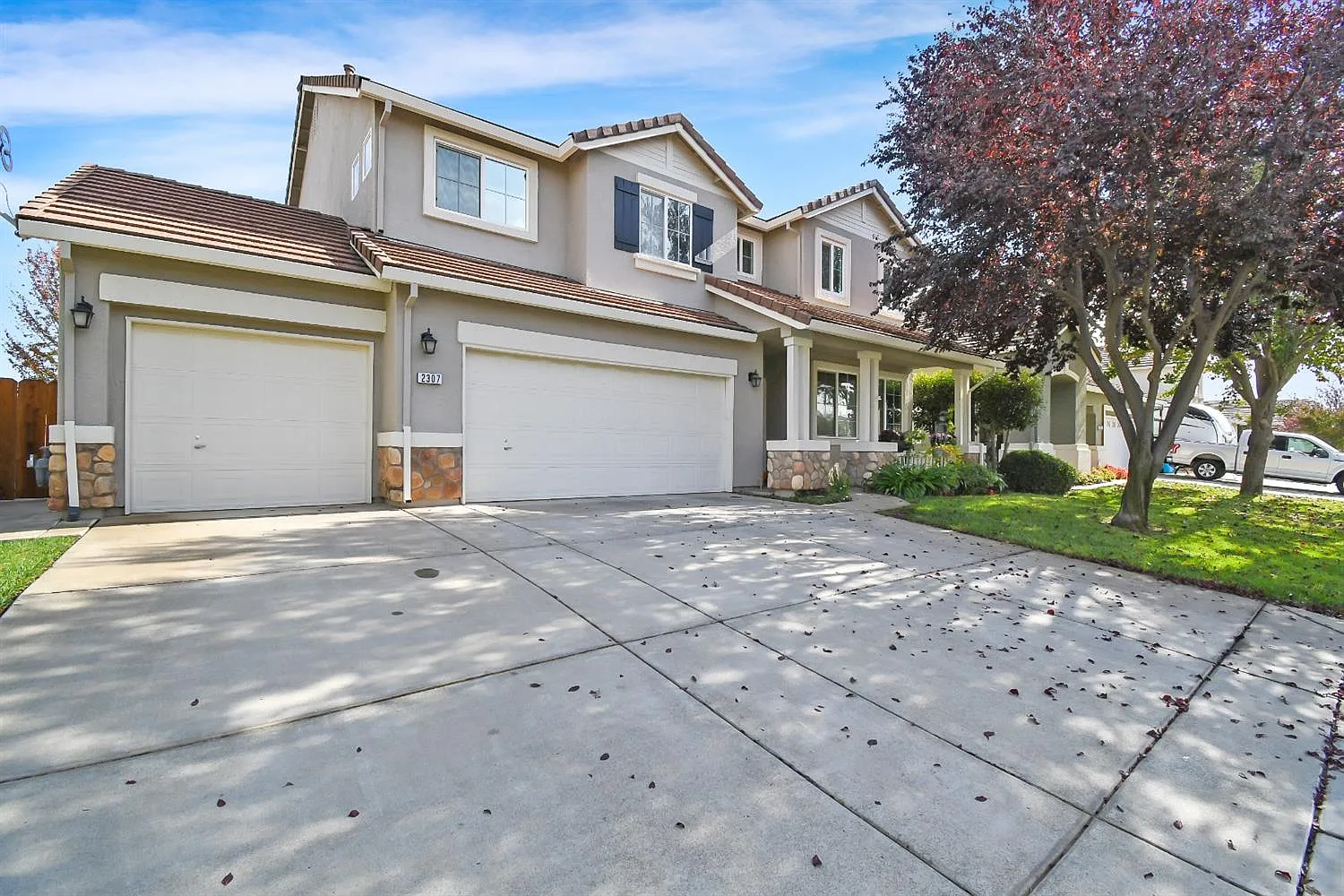 2307 Oregon Way photo 1