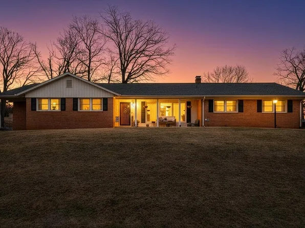 162 Ridgewood Dr, Troutville, VA 24175