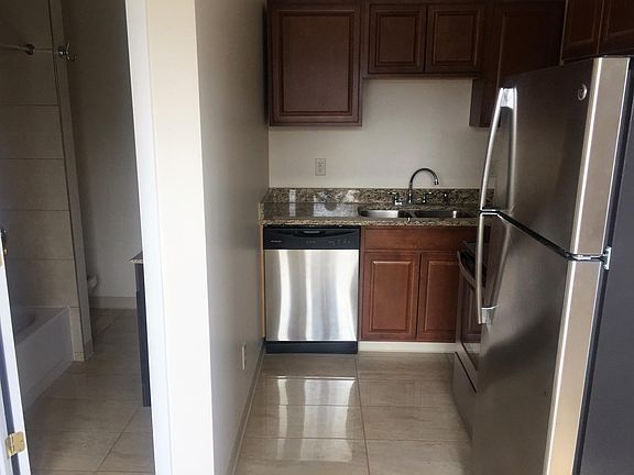 5th image of 3167 N High St APT 4