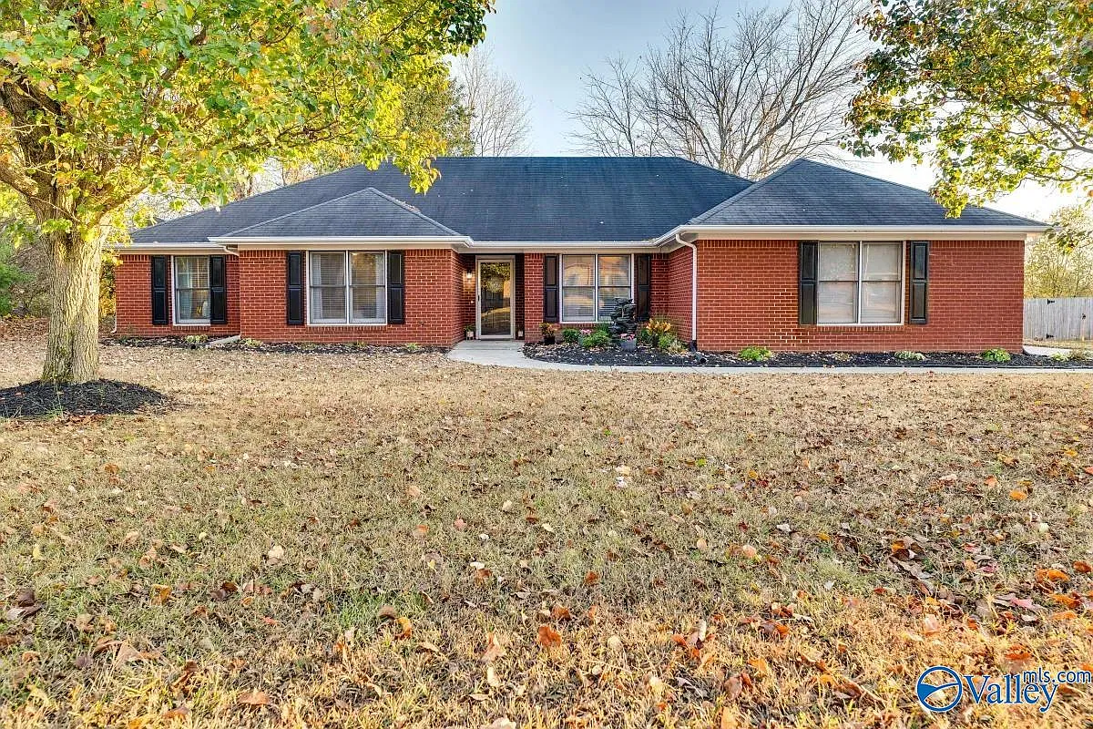4 bed, 2.5 bath, 1941 sqft, $2,798 — Photo 4