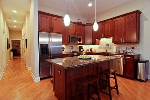 5th image of 2905 N Halsted Ave #201