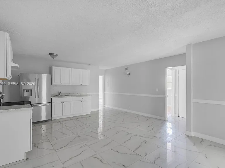 632 SW 16th Ave #D — Photo 16