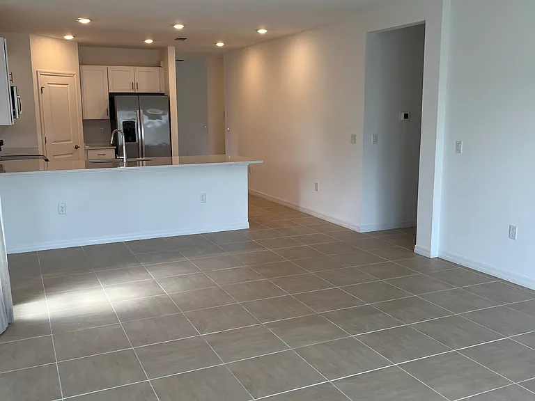 2571 Driftwood St — Photo 9