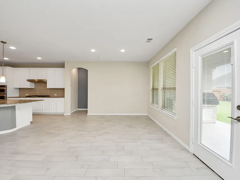 28215 Shorecrest Ln — Photo 17