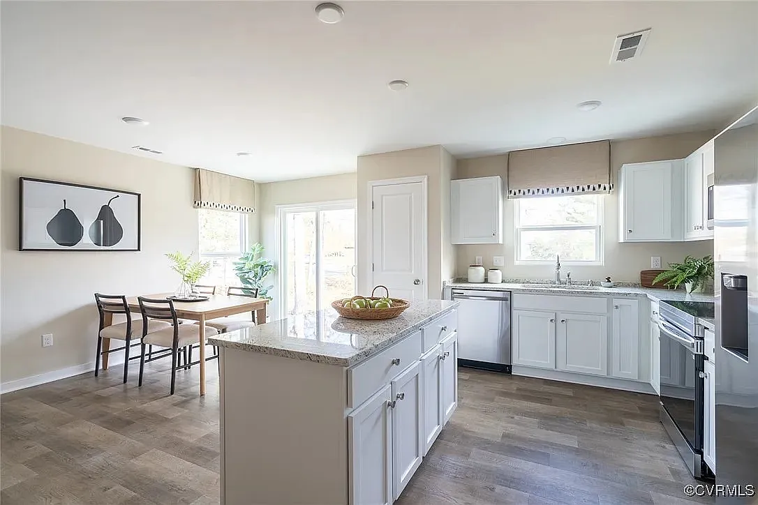 3 bed, 2.5 bath, 1525 sqft, $2,290 — Photo 1
