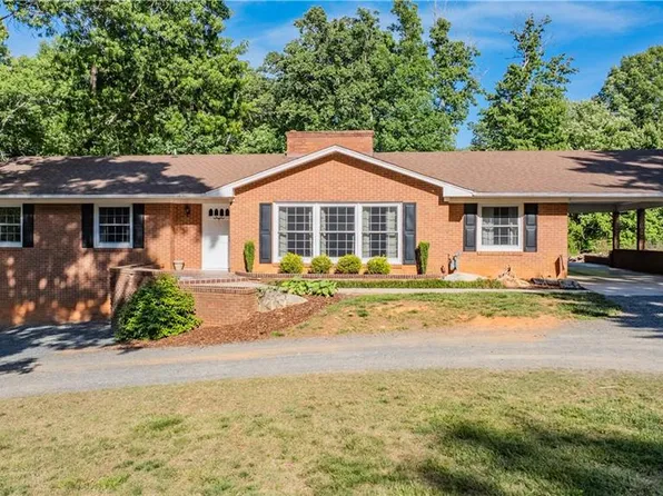 743 Bray Blvd, Asheboro, NC 27205