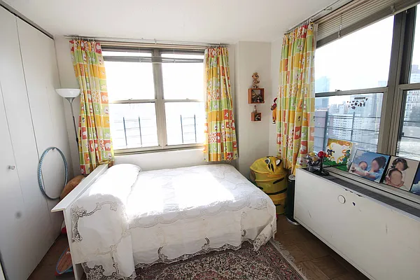 Rented by Corcoran | media 12