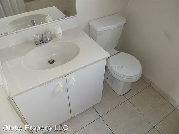 4th image of 829 Sky Lake Cir