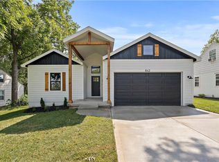 8425 W 80th St, Overland Park, KS 66204