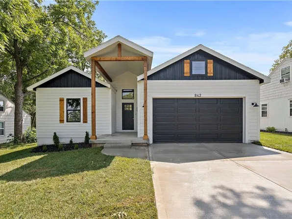 8425 W 80th St, Overland Park, KS 66204