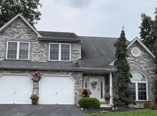1036 Meadow Dr, Reading, PA 19605