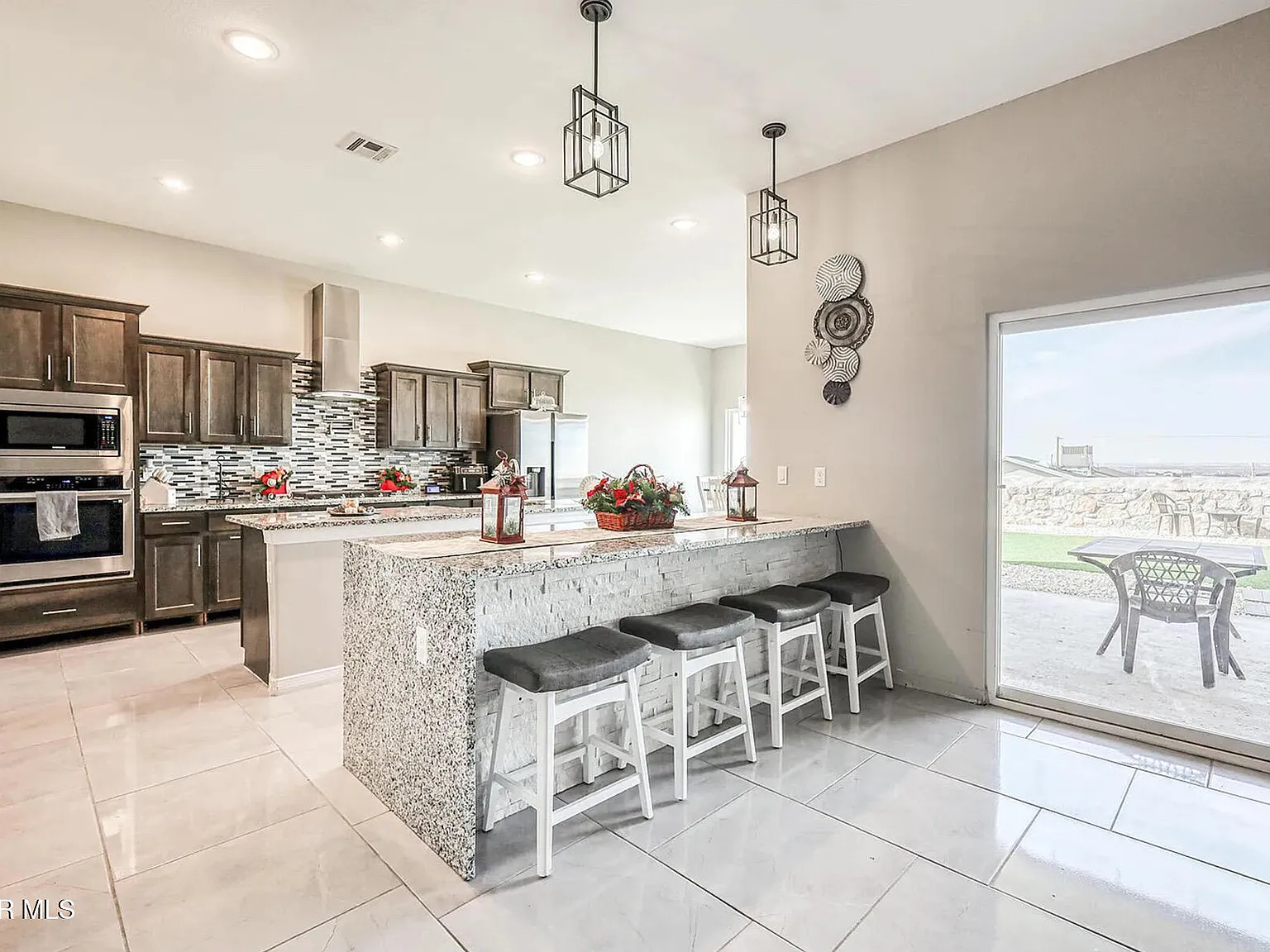 5 bed, 3.5 bath, 3403 sqft, $4,100 — Photo 4