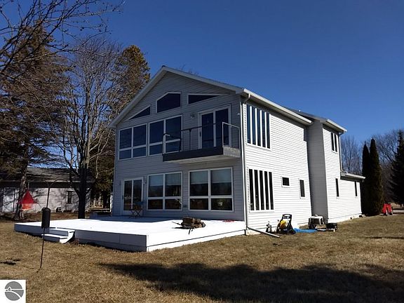 2nd image of 648 S Burt St