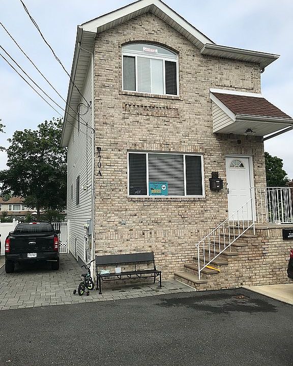 1st image of 170A Greenleaf Ave