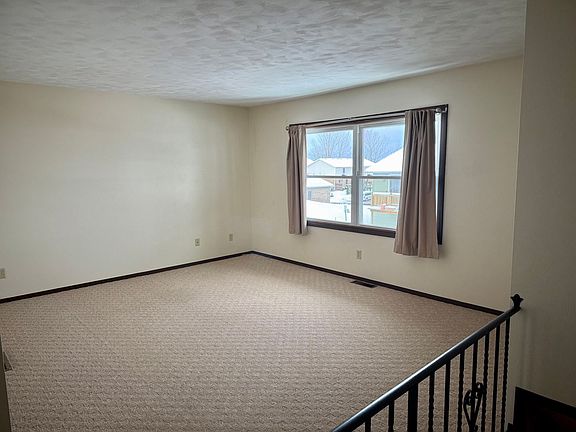 4th image of 4130-4136 Canterbury Dr #4134