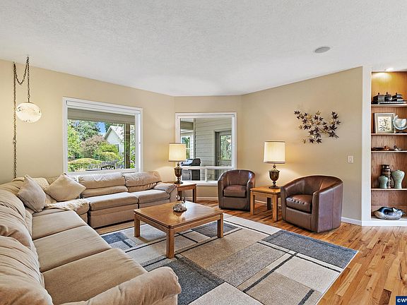 3rd image of 8781 Boulder Ridge Ct SE