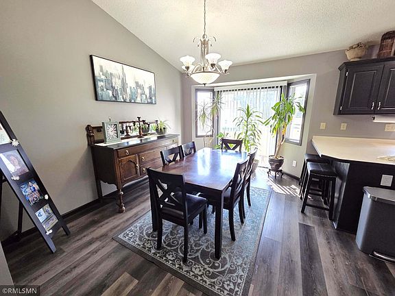 5th image of 707 4th Ave SW
