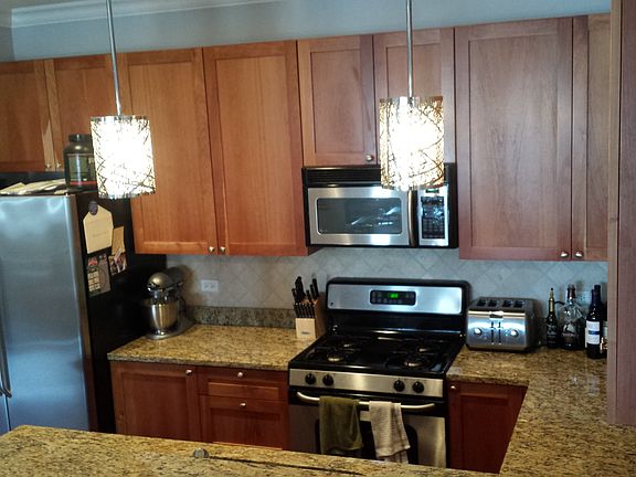 5th image of 3010 N Sheffield Ave APT 3n