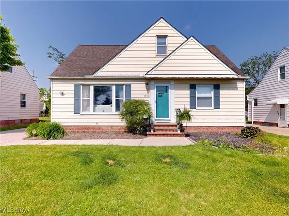 1690 Byron Dr, Mayfield Heights, OH 44124