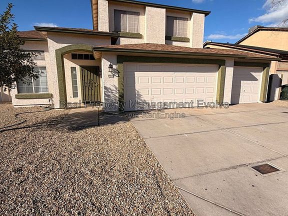 3rd image of 8936 W Cypress St