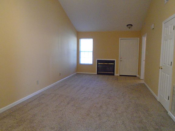 3rd image of 603 Idlewood Ln APT A