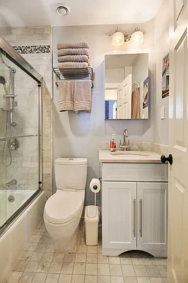 Sold by Prestige Property Group LLC | media 22