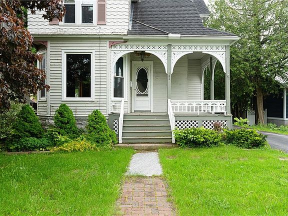 2nd image of 122 Rowley St