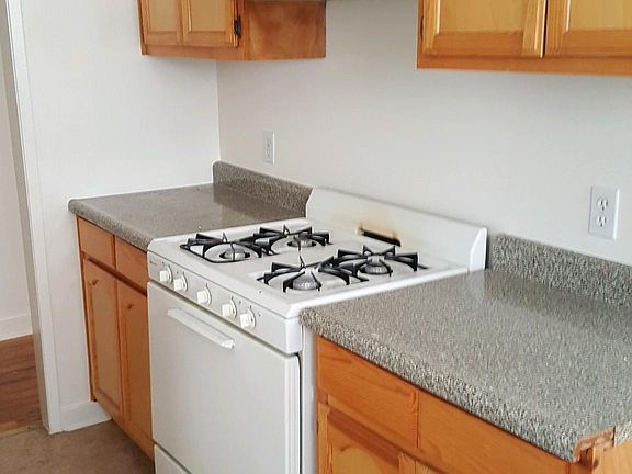 2nd image of 425 N Ogden Dr