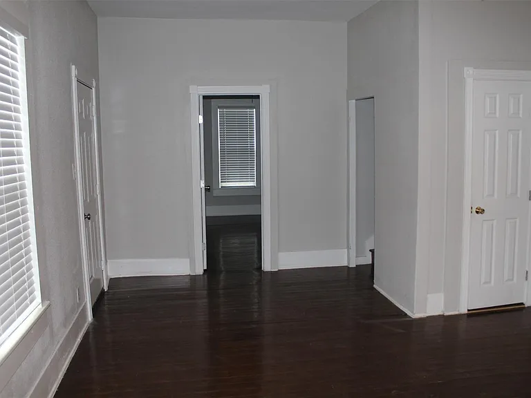 402 Granberry St — Photo 9