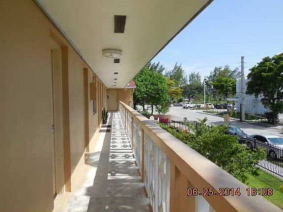 4th image of 3901 SW 78th Ct #1-205