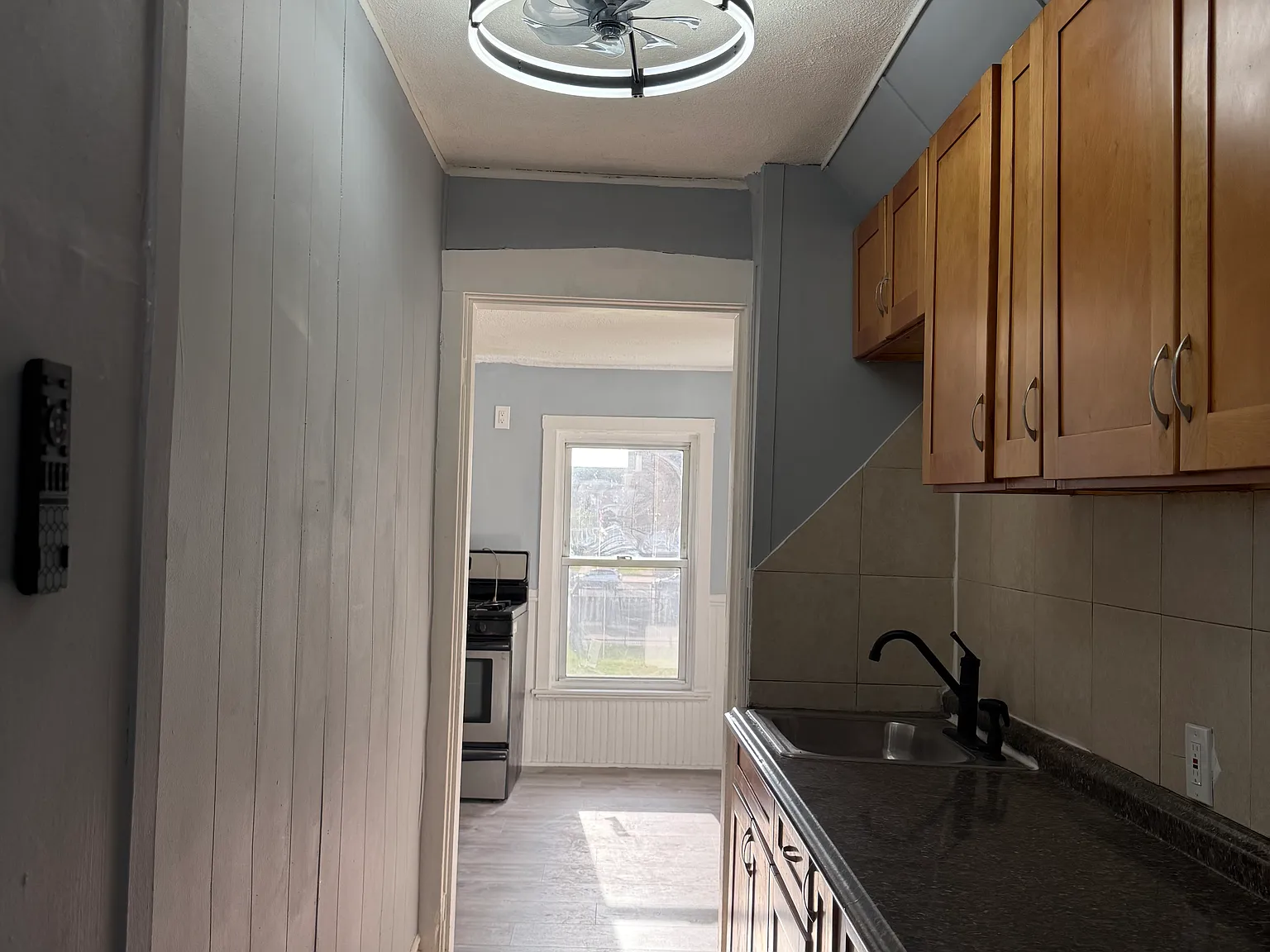 3 bed, 1173 sqft, $1,975 — Photo 4