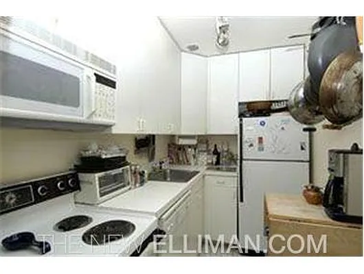 Rented by Douglas Elliman | media 14