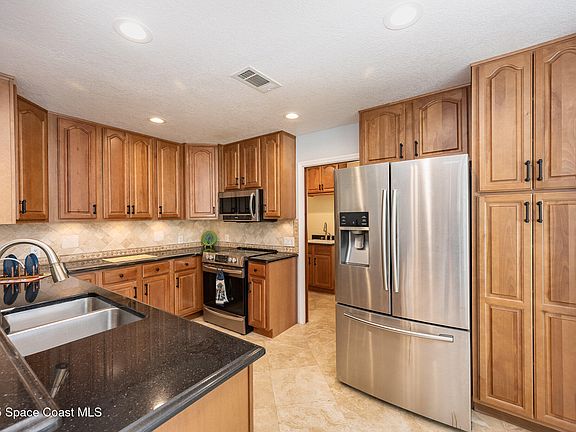5th image of 3100 Demaret Dr