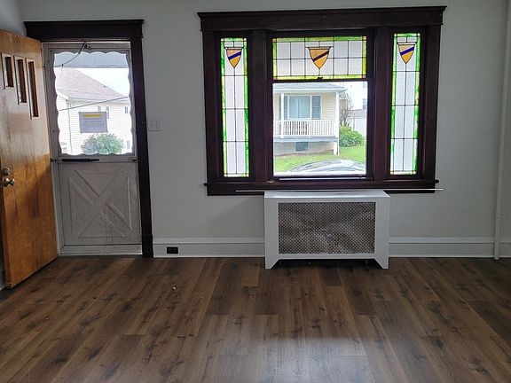 3rd image of 221 Freed St