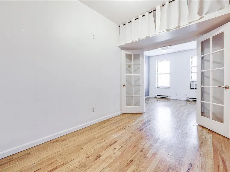 132 Adams St #2 — Photo 2