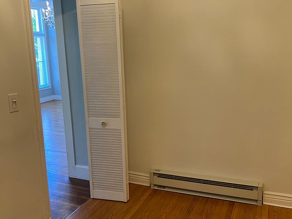 Small bedroom/entry
