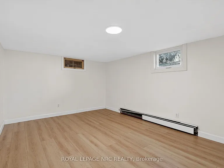 268 Henrietta St — Photo 36